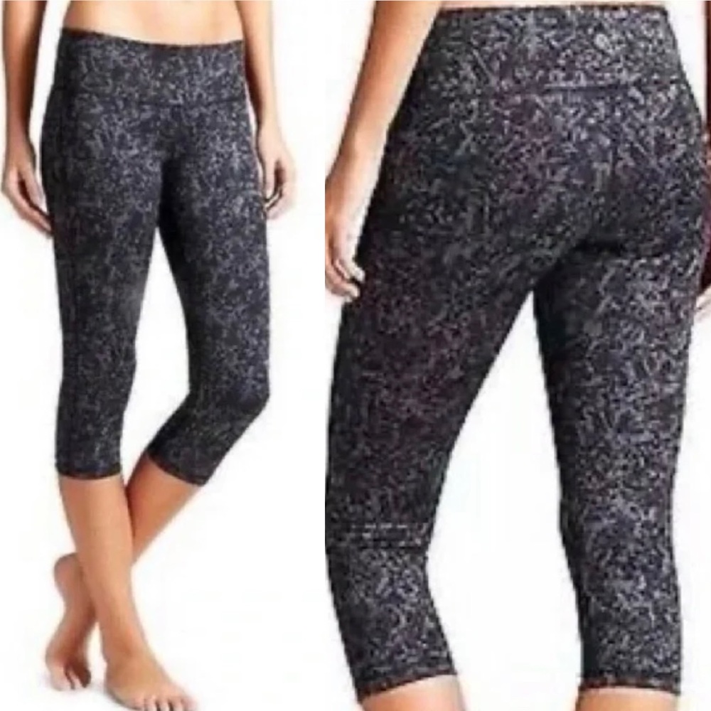 Athleta Reversible Woodlands Chaturanga Cropped Leggings